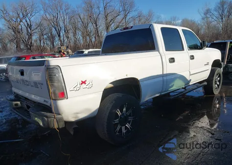 2004 Chevrolet Silverado 2500Hd Ls z USA, uszkodzony, nr VIN 1GCHK23114F173039